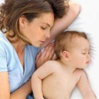 baby_mother_sleep-300x287_1.jpg